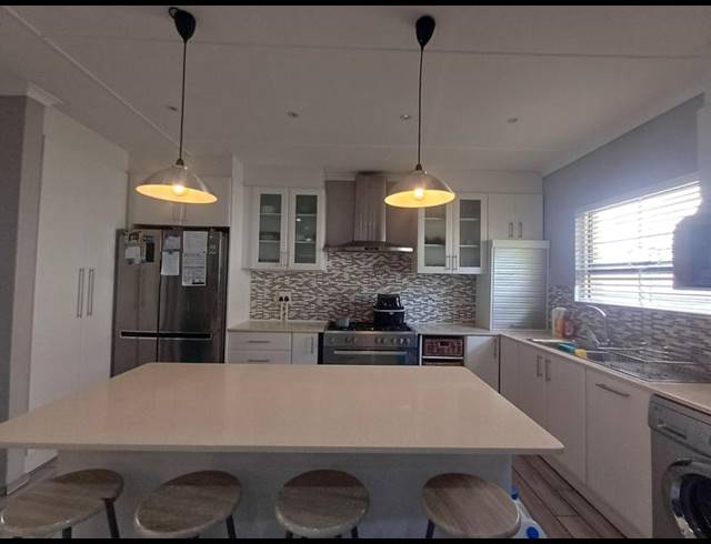 4 BEDROOM PROPERTY TO RENT IN GREENWOOD PARK